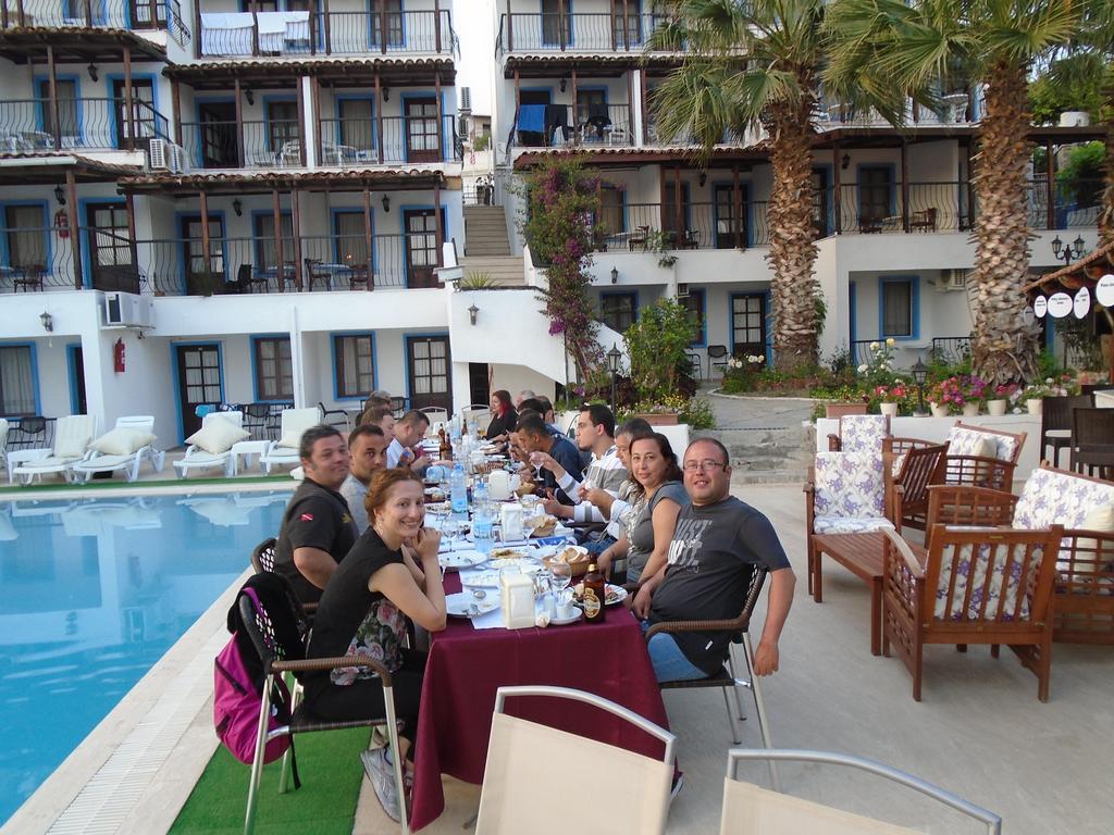 גומבט Gloriatibi Jarra Hotel מראה חיצוני תמונה